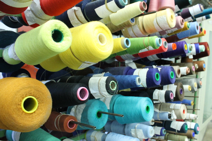 糸保管　バルベラは糸のカラーバリエーションが豊富である。