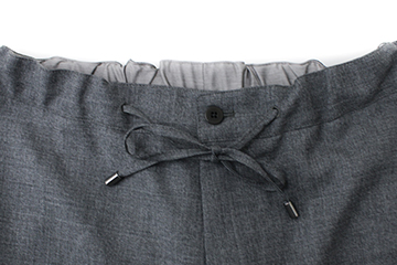 やわらかく構築する、新しいジャケットスタイル